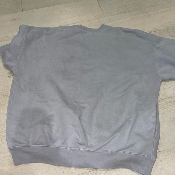 Brandy Melville Crewneck - Picture 4 of 4